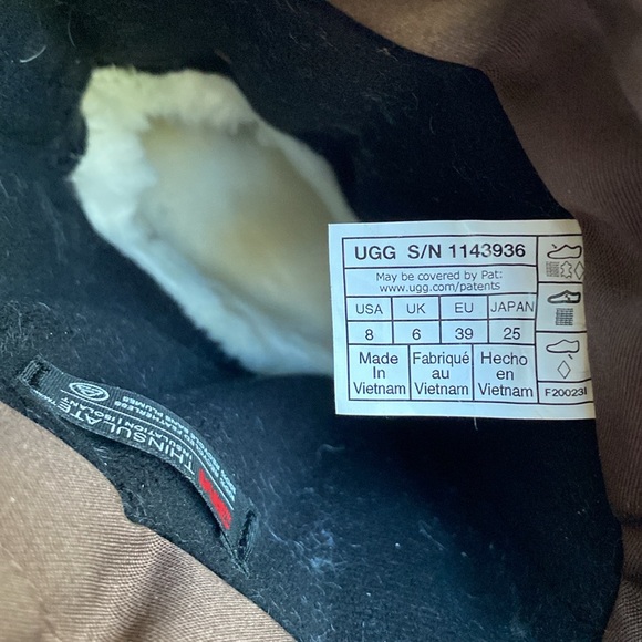 NIB!🍁UGG® Women’s Klamath Classic Waterproof
Boot, Size 8M - Picture 15 of 16